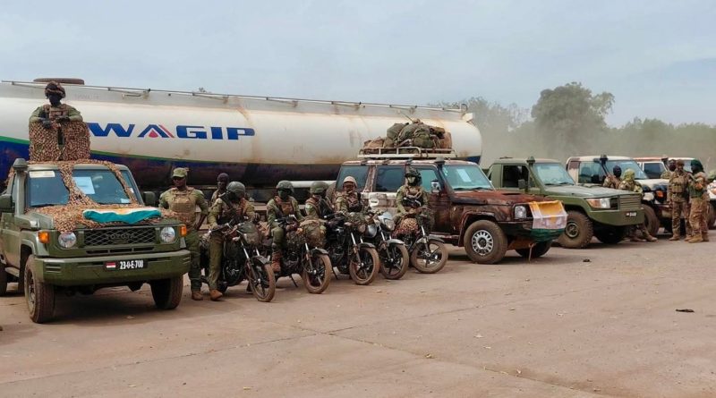 Crise du Mali : 82 camions citernes envoyés par le Niger arrivent à Bamako ( Photos)