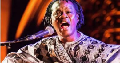 Mauritanie : Baaba Maal reçu par SEM Ghazouany