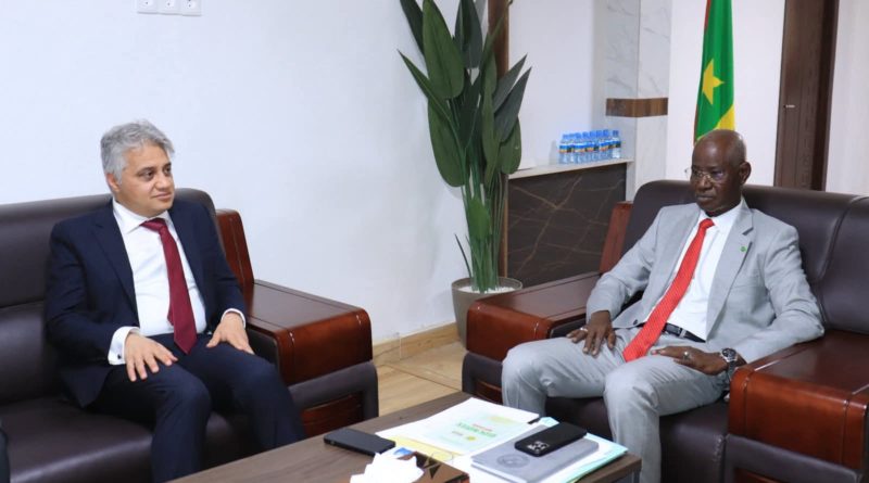 Le Ministre des Domaines SEM.M.M.Niang reçoit L&rsquo;ambassadeur d&rsquo;Egypte accrédité à Nouakchott(09 Photos)