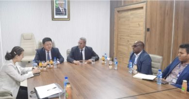 L&rsquo;Ambassadeur Tang Zhongdong rencontre le Directeur général du port autonome de Nouakchott
