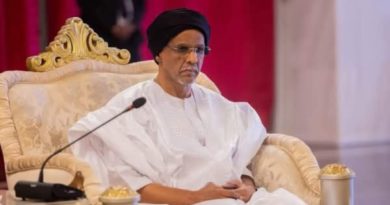Cheikhna « est un mystique qui regarde le monde sans une plainte » – Par Chezvlane